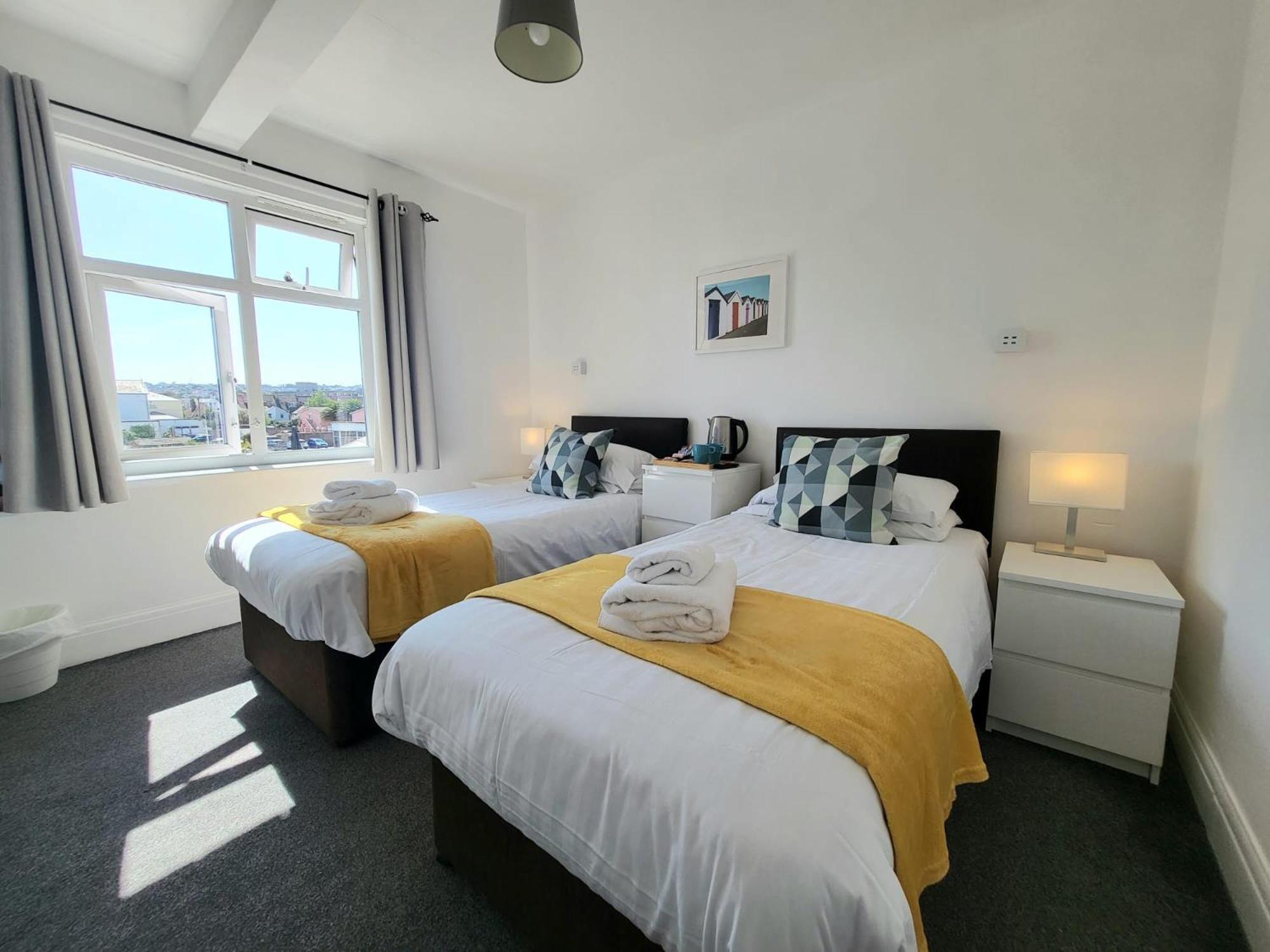 פיינטון Beach Hotel Torbay B&B מראה חיצוני תמונה
